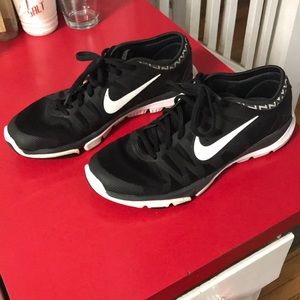 Nike womens shoe